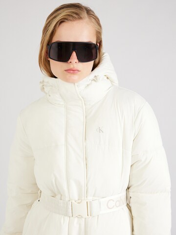 Veste d’hiver Calvin Klein Jeans en blanc