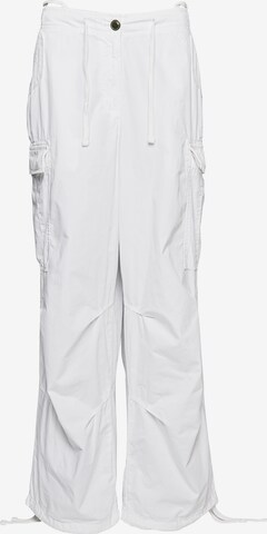 Superdry Cargo Pants in White: front