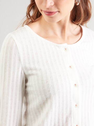 Cardigan 'PCSOURTNEY' PIECES en blanc