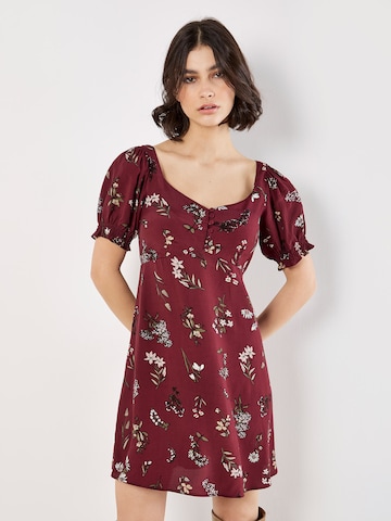 Robe ' ' Apricot en rouge : devant