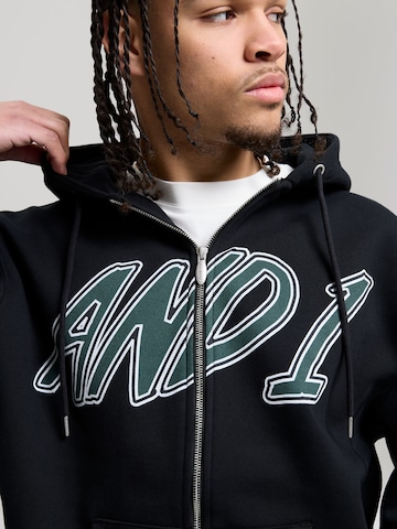 AND1 Sweatjacka 'Staple Graphic' i svart
