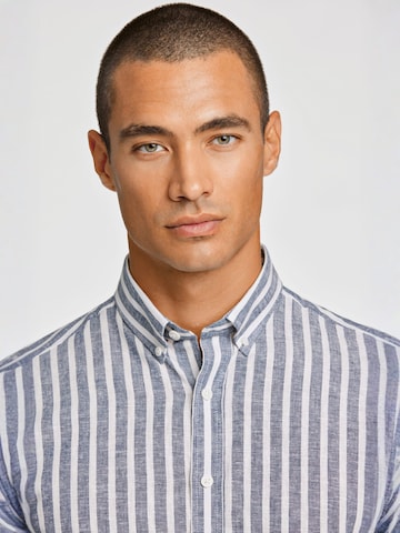 Coupe regular Chemise Lindbergh en bleu