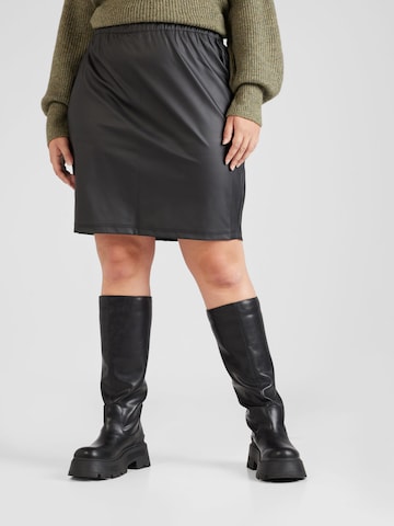 Vero Moda Curve Skirt 'SLOANE' in Black: front