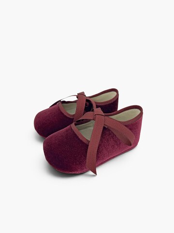 Ballerina di Pisamonas in rosso