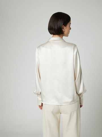 A LOT LESS - Blusa 'Christiana' en blanco