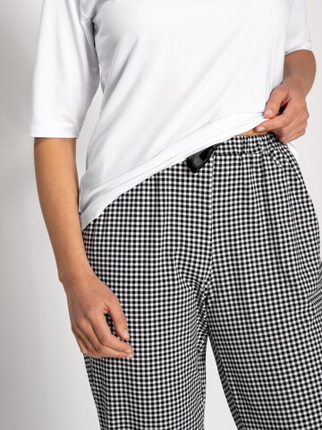 Pigiama 'Alexandra' di Momenti Per Me in bianco