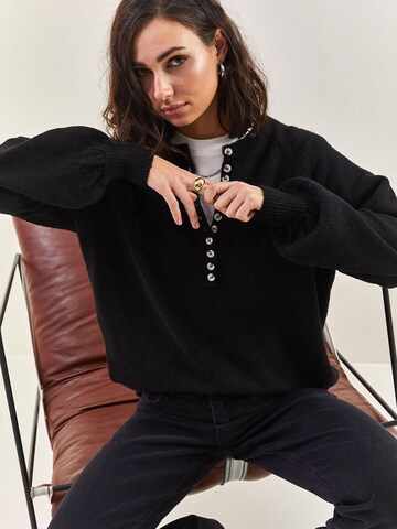 Bianco Lucci Sweater in Black