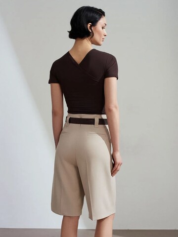 Dilvin Wide Leg Shorts in Beige