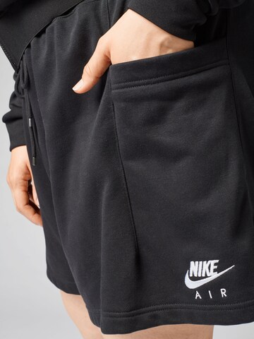 Regular Pantalon de sport Nike Sportswear en noir