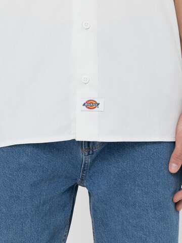 DICKIES Comfort fit Srajca | bela barva