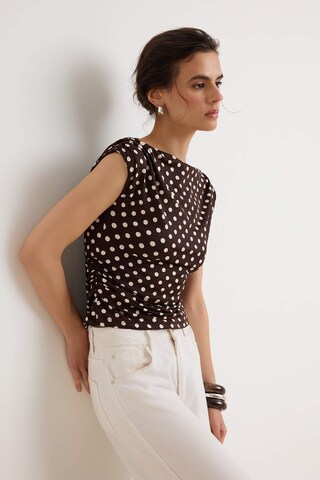 Trendyol T-Shirt in Braun