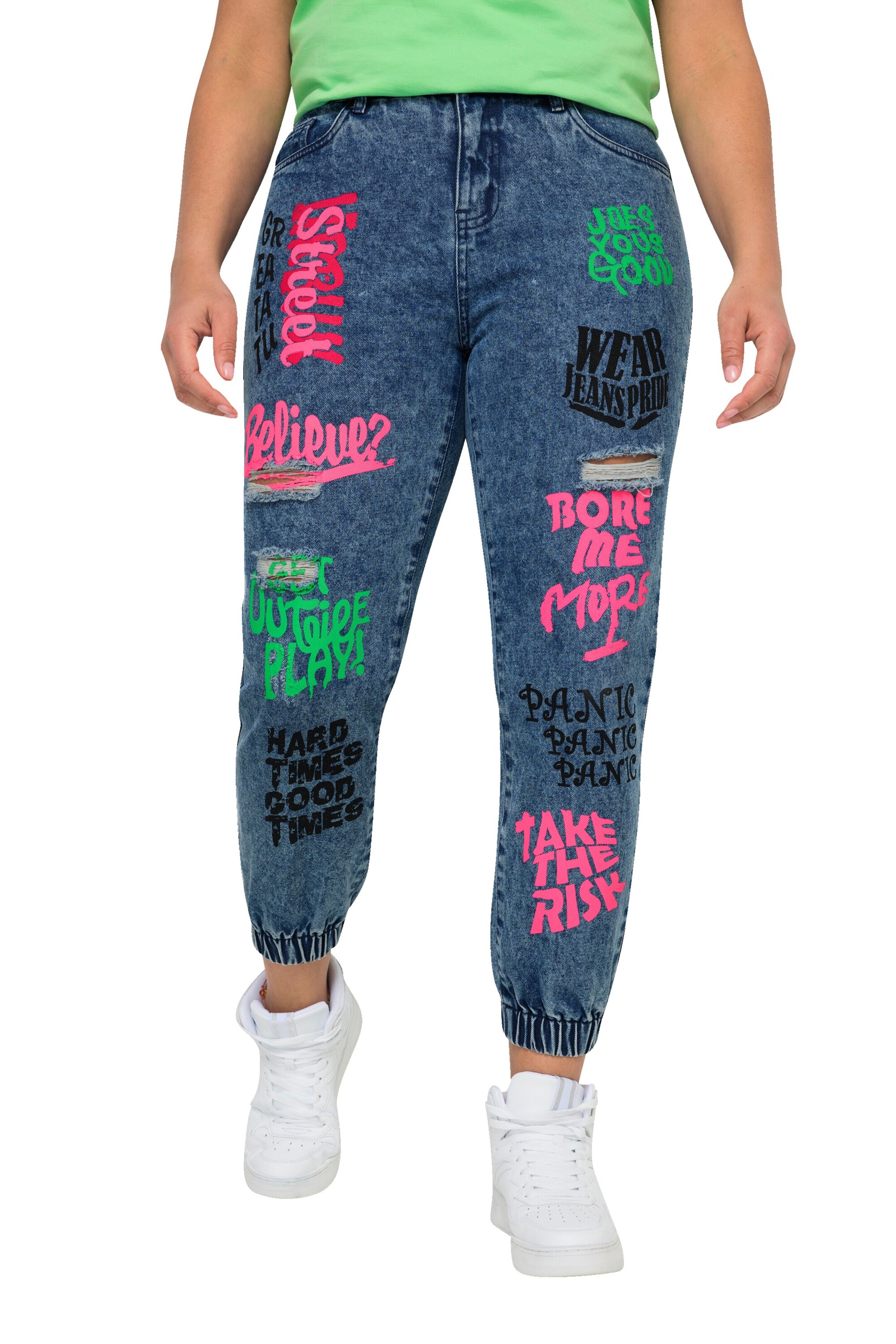 Angel of Style Tapered Jeans in Blue: front