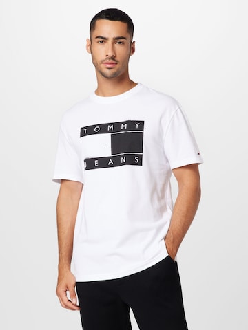 Tricou de la Tommy Jeans pe alb: față