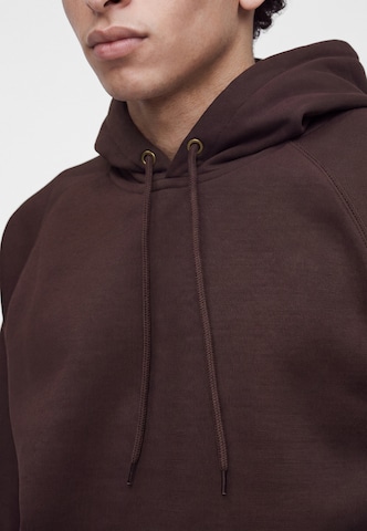 Carhartt WIP Sweatshirt 'Chase' in Braun