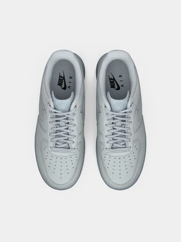 Baskets basses 'Air Force 1 '07' Nike Sportswear en gris