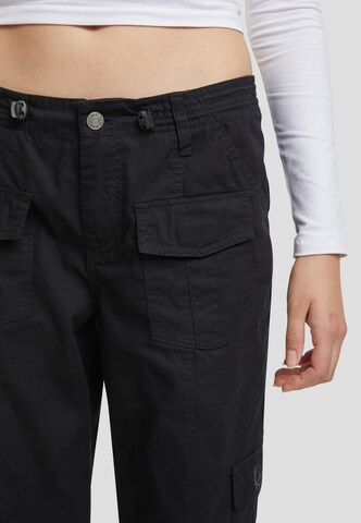 regular Pantaloni cargo di Karl Kani in nero