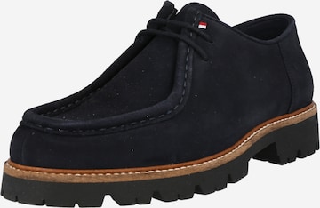 zils TOMMY HILFIGER Kurpes ar šņorēm 'WALLABEE': no priekšpuses