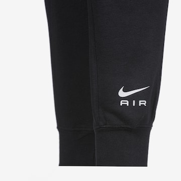 Nike Sportswear Дънки Tapered Leg Панталон 'Air' в черно