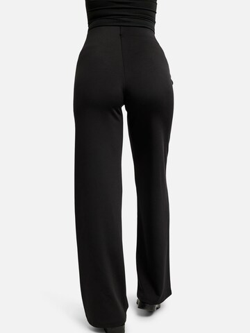 Liberte Essentiel Normální Kalhoty ' HENNE ' – černá