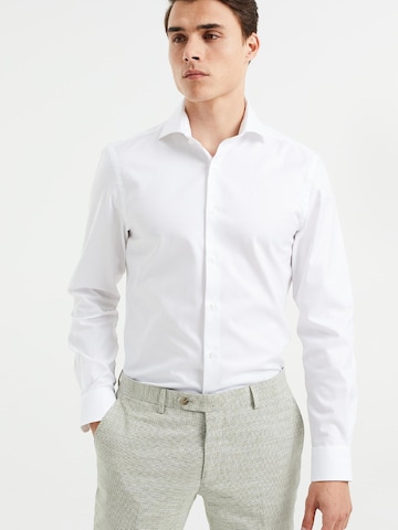 WE Fashion - Slim Fit Camisa em branco: frente