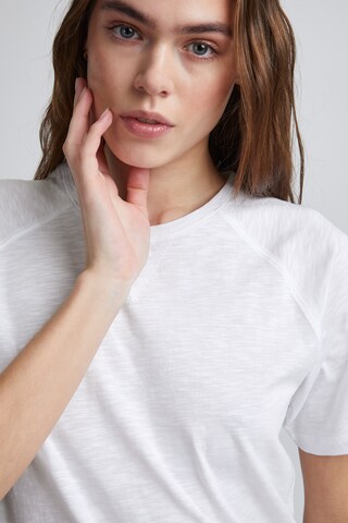 T-shirt 'BRIT' PULZ Jeans en blanc