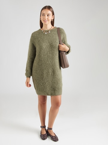 AMERICAN VINTAGE Gebreide jurk 'NIBY' in Groen: voorkant