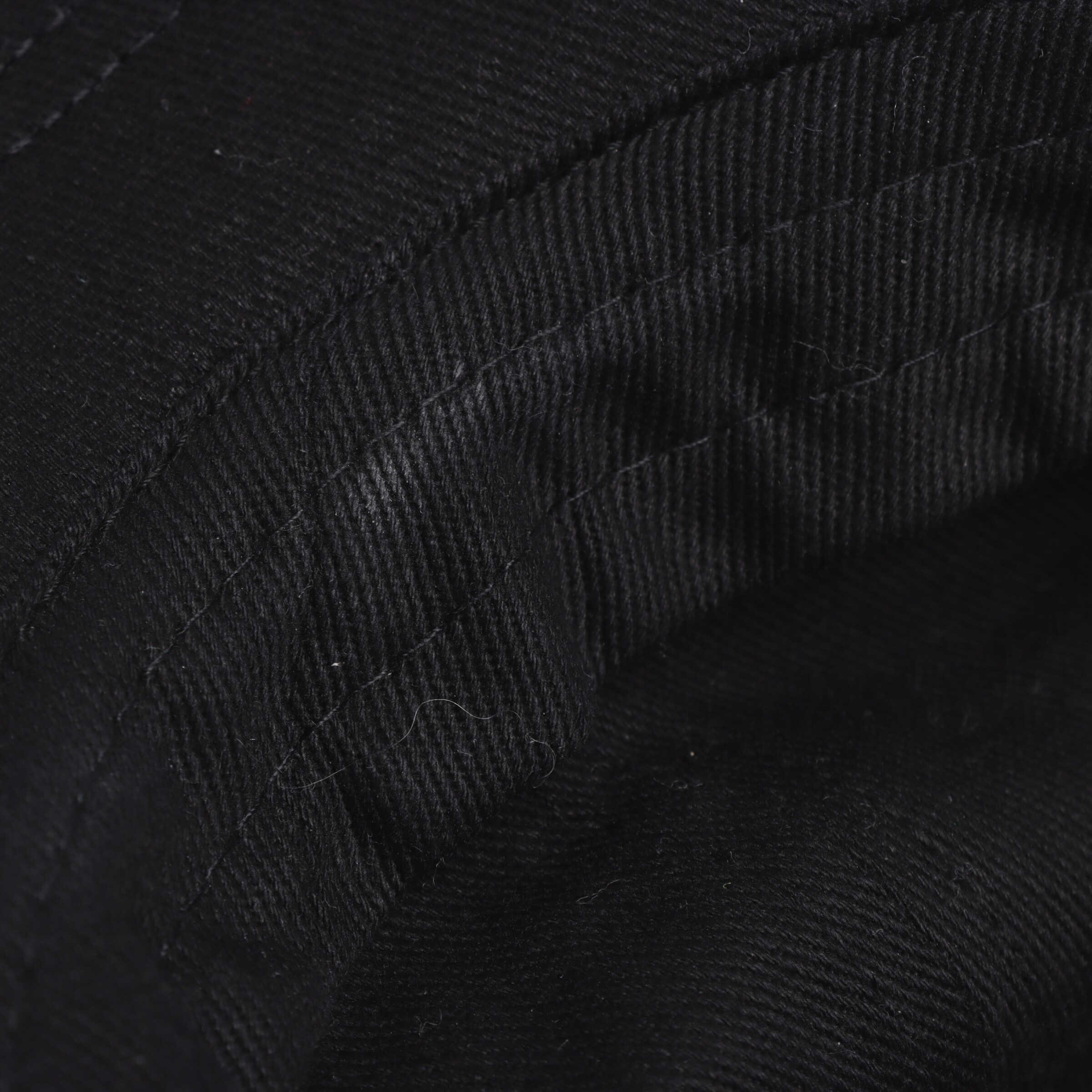 Sandro Mütze XS-XL in Schwarz