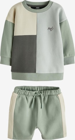 Next Setti värissä vihreä: etupuoli