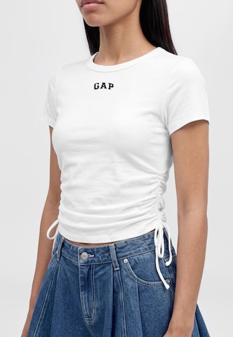 Gap Petite Тениска в бяло: отстрани