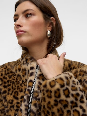 VERO MODA - Chaqueta de invierno en marrón
