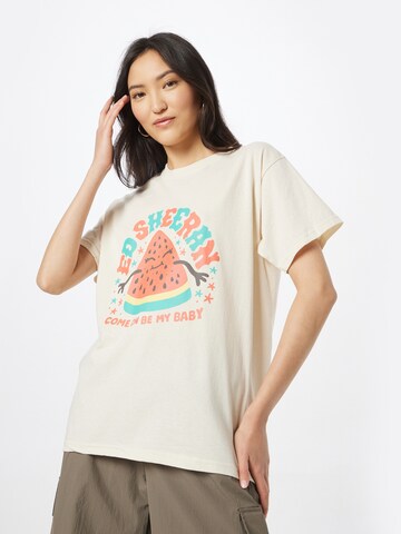 Daisy Street T-Shirt 'ED SHEERAN' in Beige: predná strana