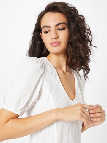 Robe Monki en blanc