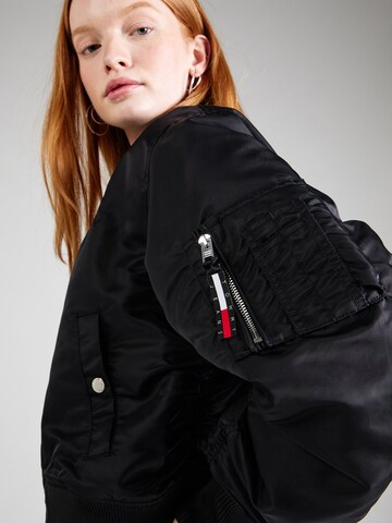 Tommy Jeans Přechodná bunda – černá