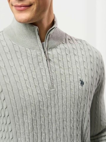 U.S. POLO ASSN. Neulepaita ' UMRomeo Half-zip ' värissä harmaa