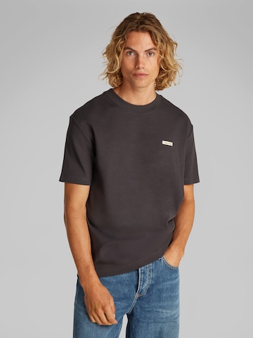 Calvin Klein Jeans Μπλουζάκι σε μαύρο: μπροστά