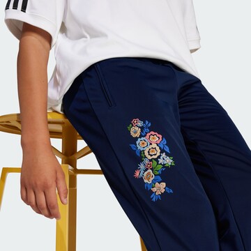 ADIDAS ORIGINALS Regular Broek 'Adidas Originals x Liberty London Firebird' in Blauw