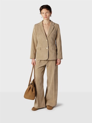 Regular Pantalon à plis ' ' NAULOVER en marron : devant