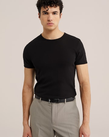 Tricou de la WE Fashion pe negru: față