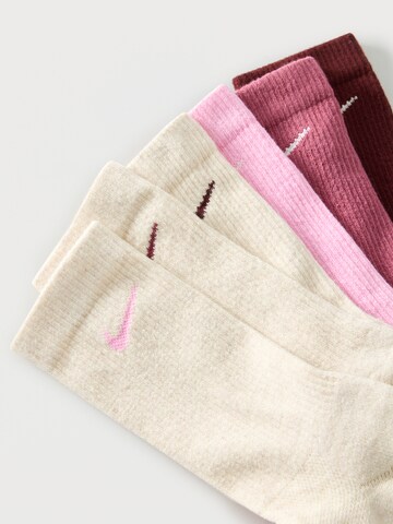Nike Sportswear - Meias em bege