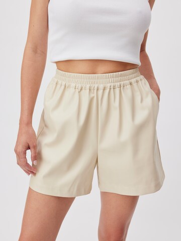 LeGer by Lena Gercke Regular Shorts 'Adena' in Beige: predná strana