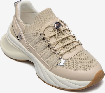 Sneaker bassa 'Ariel 34' di PINKO in beige: frontale