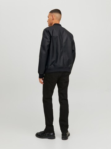 JACK & JONES Prehodna jakna 'Rocky' | črna barva