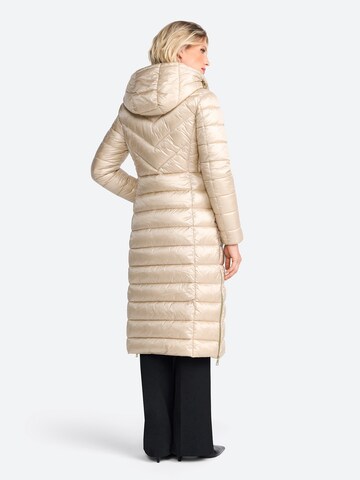 Cappotto invernale di Rich & Royal in beige