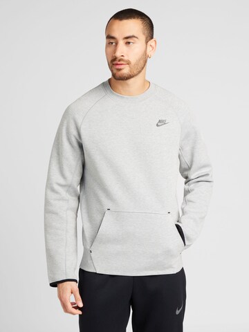 Nike Sportswear - Sweatshirt 'TECH FLEECE' em cinzento: frente