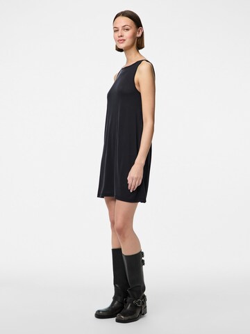 Robe 'ANORA' PIECES en noir
