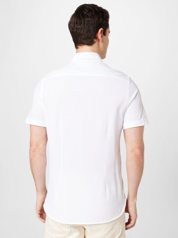 Coupe slim Chemise TOMMY HILFIGER en blanc