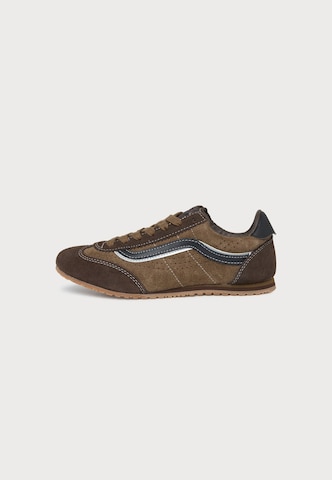 VANS Platform trainers in Brown: front