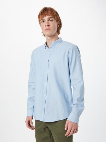 Coupe regular Chemise 'Quasa' ARMEDANGELS en bleu : devant