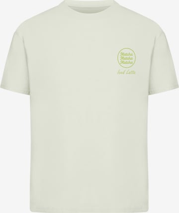 Merchcode Shirt 'Iced Matcha Latte' in Grün: Vorderseite