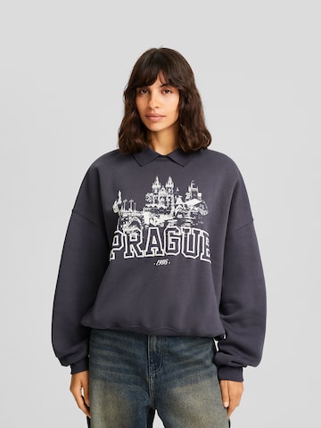 Bershka Sweatshirt in Grijs: voorkant